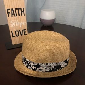 NIne west hat berry nice